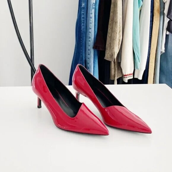 Via Spiga Patent Leather Pointed Toe Kitten Heel Pumps - Picture 1 of 8
